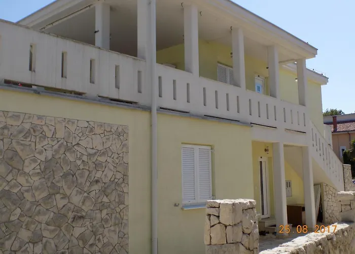 Casa Nostra 비오그라드나모루